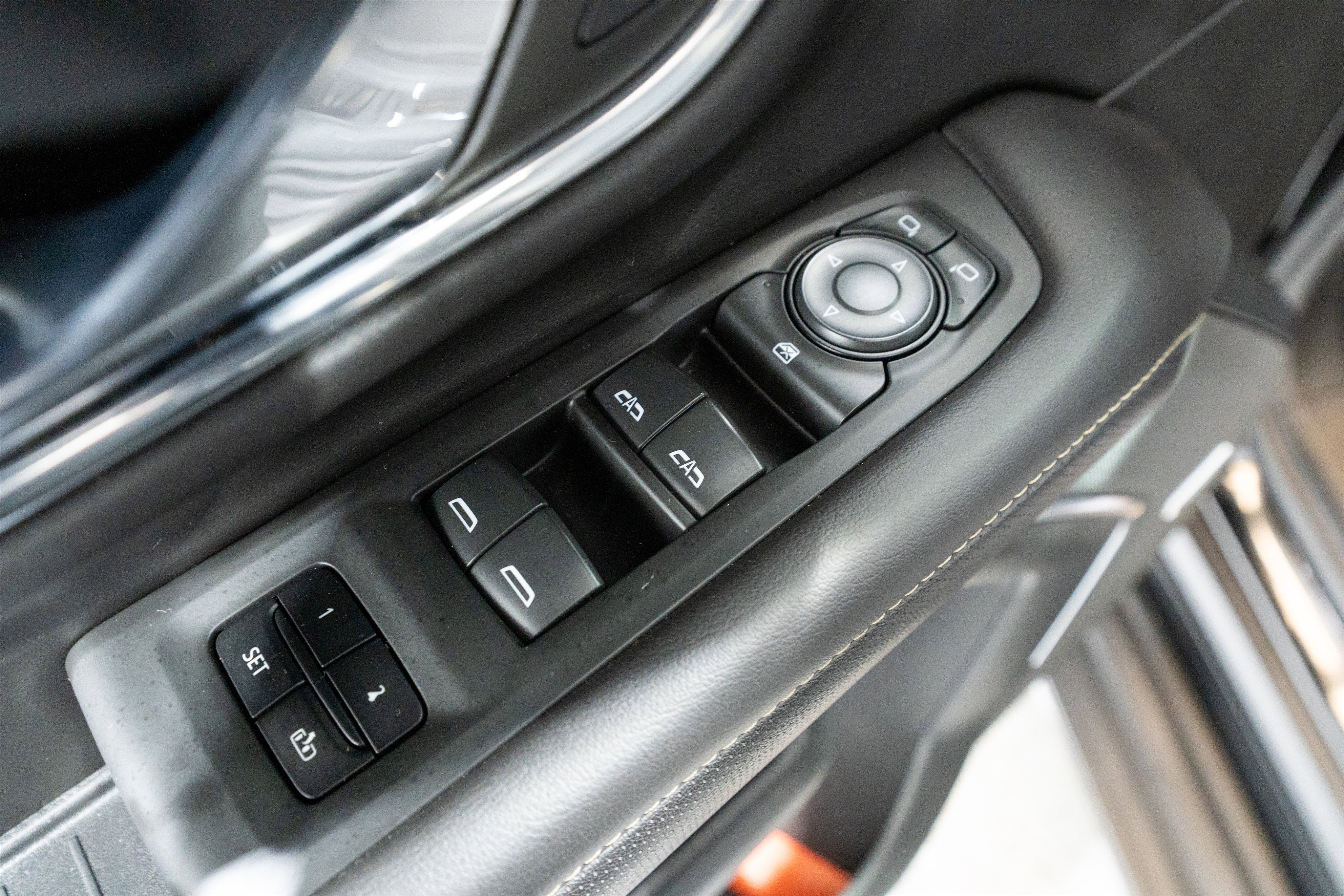 Used 2023 GMC Yukon SLT image 14