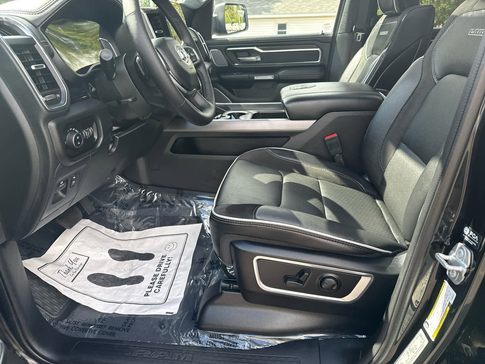 Used 2025 RAM 1500 Laramie w/ Night Edition image 11