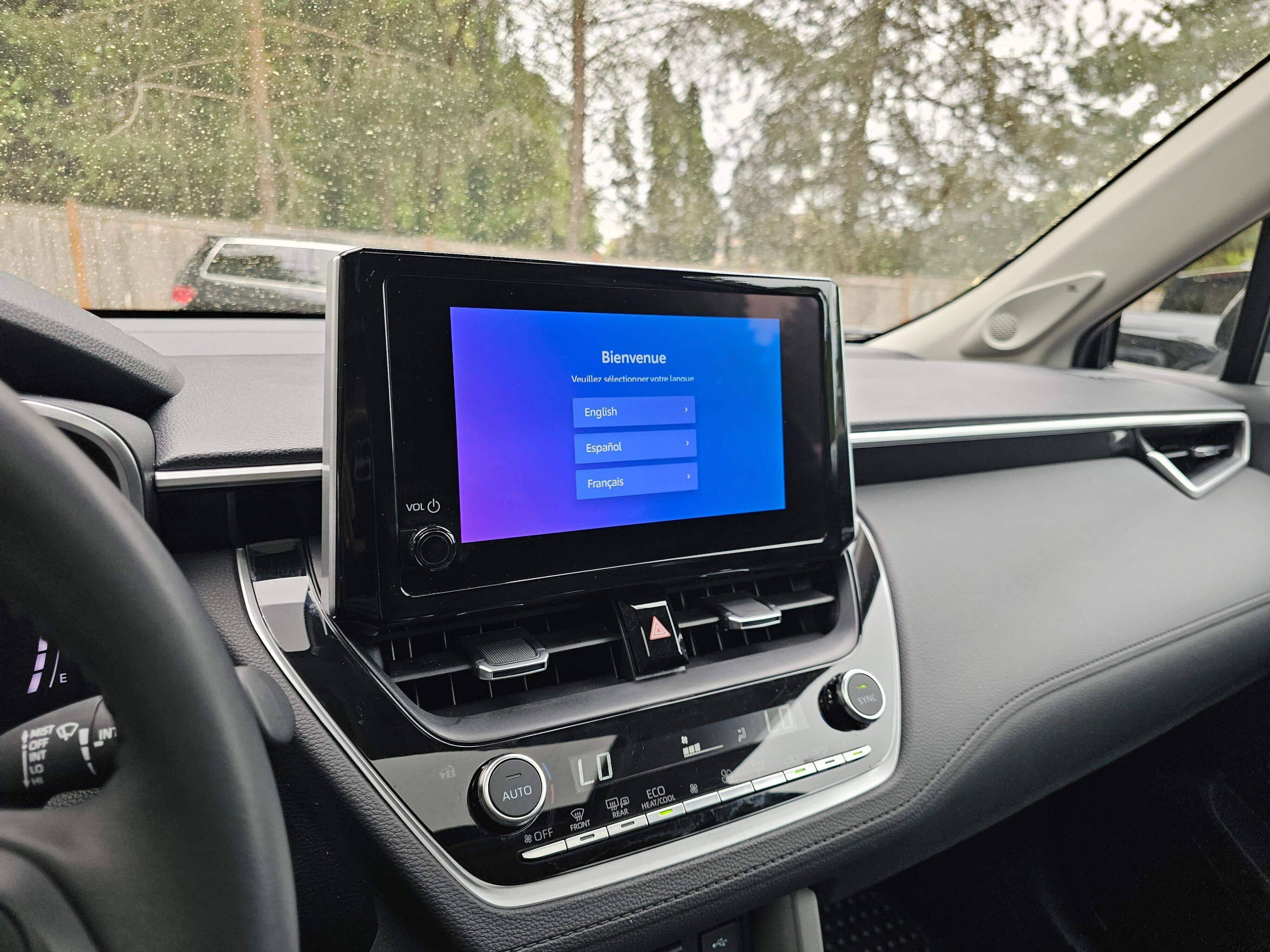 Used 2025 Toyota Corolla Cross XLE w/ Convenience Package image 26