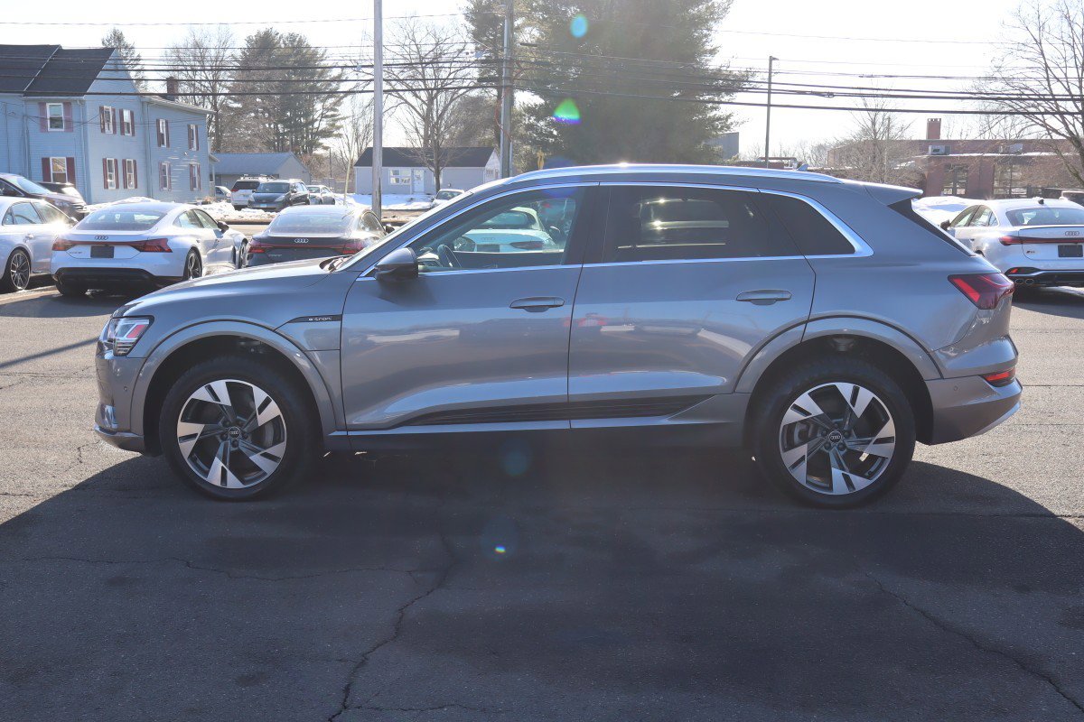 Used 2021 Audi e-tron Premium Plus w/ Premium Plus Package AWD/4WD image 8