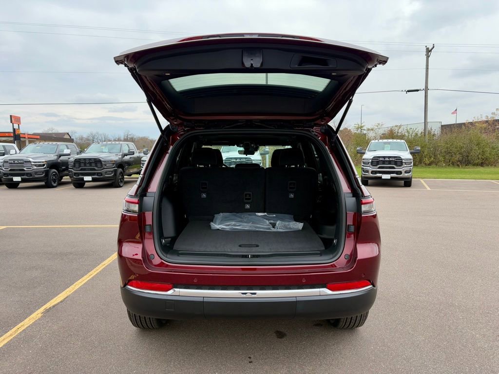 New 2025 Jeep Grand Cherokee Laredo X AWD/4WD image 5