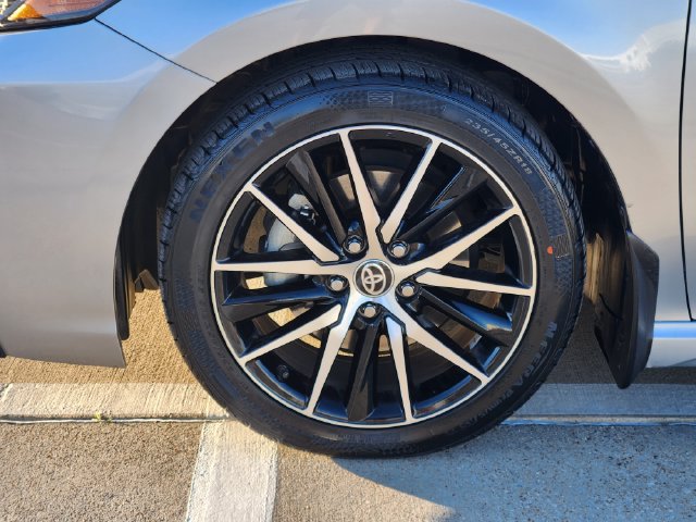 Used 2023 Toyota Camry SE FWD image 16