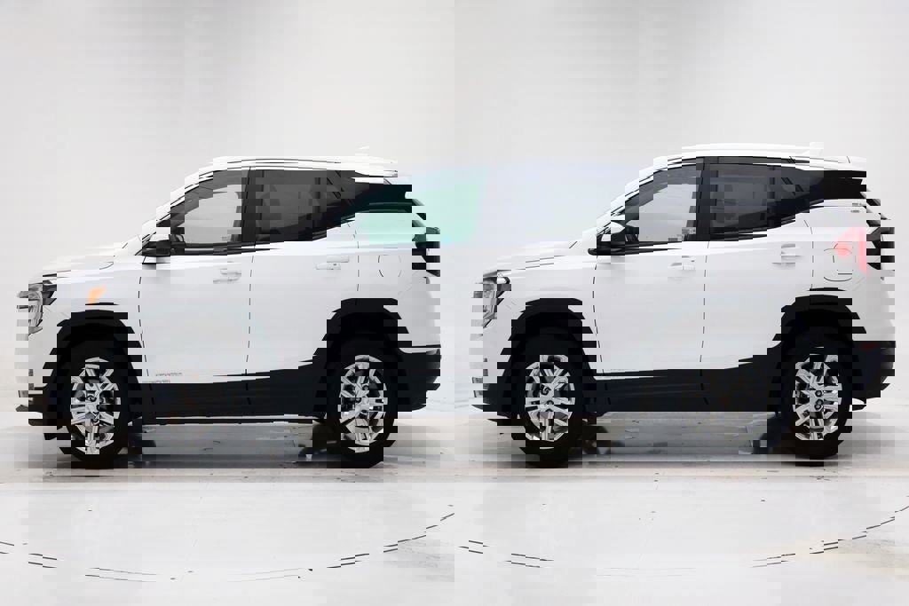 Used 2024 GMC Terrain SLE image 7