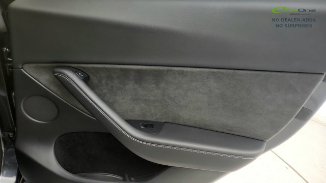 Used 2025 Tesla Model Y Long Range RWD image 41