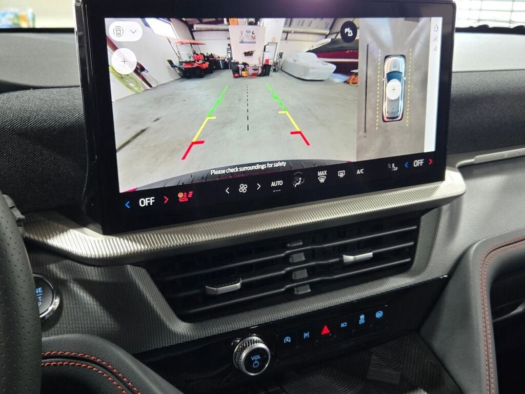 Used 2025 Ford Explorer ST-Line w/ Premium Package image 34