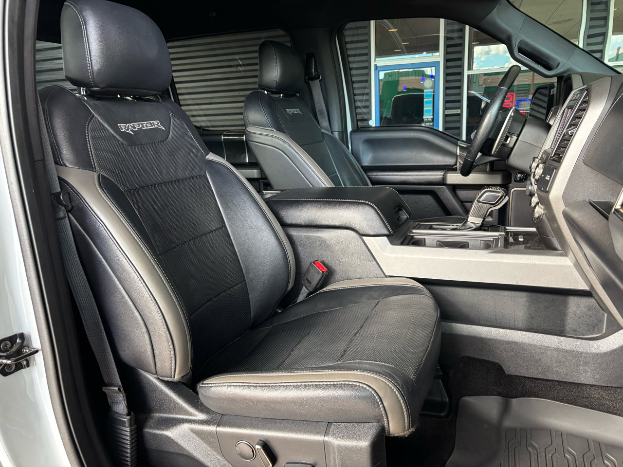 Used 2017 Ford F150 Raptor w/ Equipment Group 802A Luxury image 24