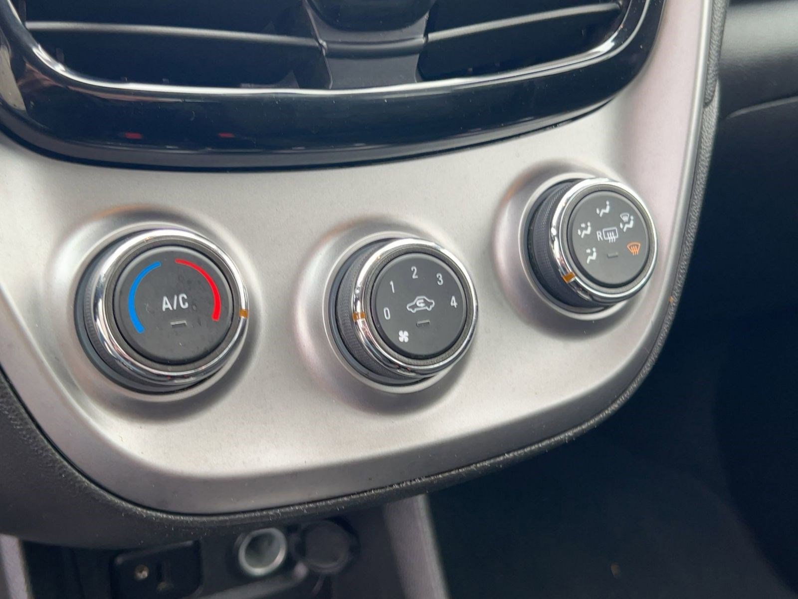 Certified 2018 Chevrolet Spark LS image 17