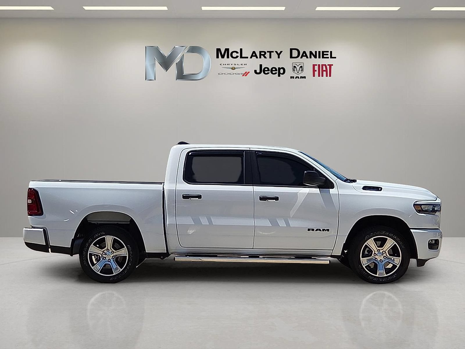 Used 2025 RAM 1500 Tradesman AWD/4WD image 6