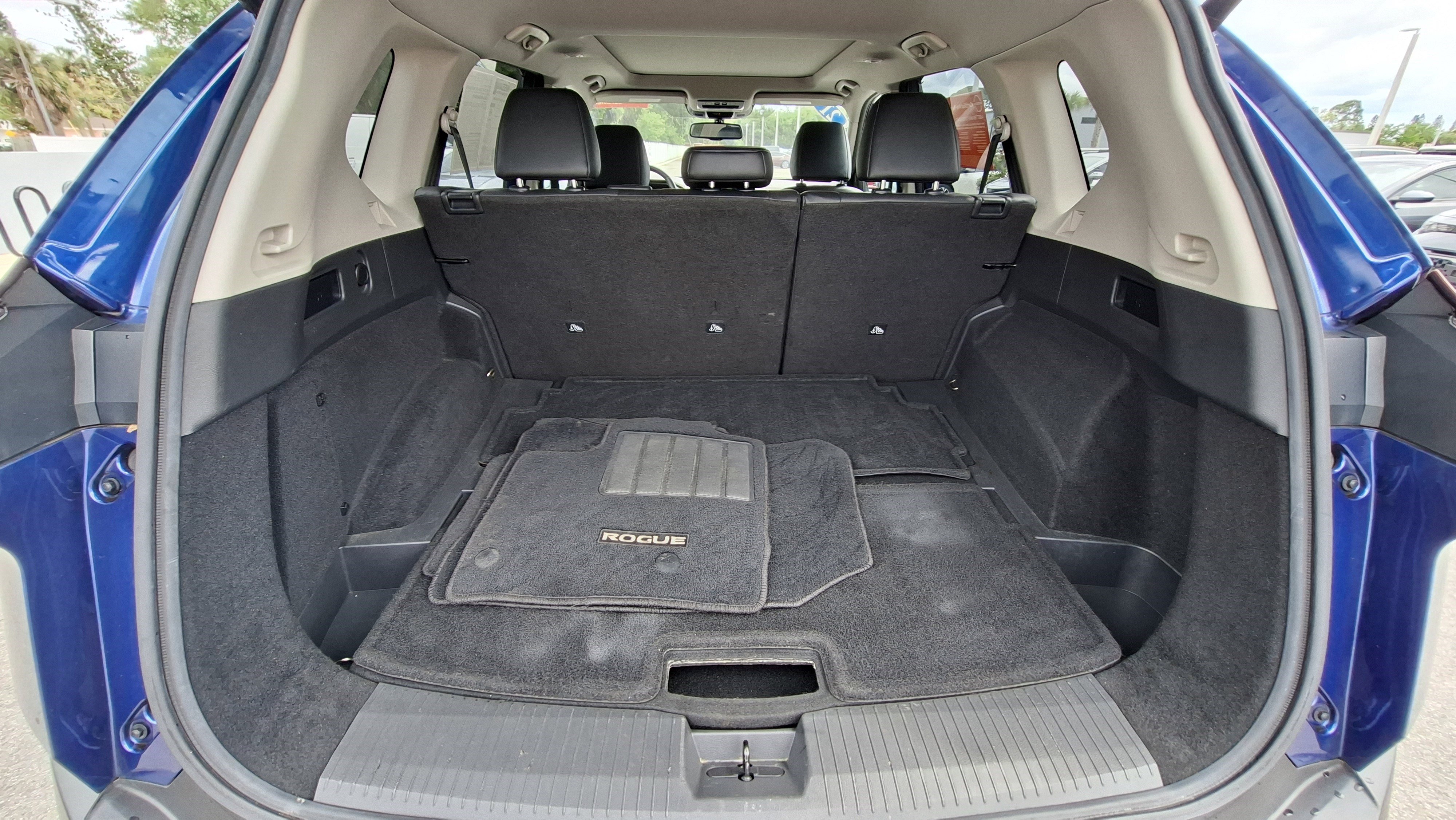 Used 2021 Nissan Rogue Platinum image 21