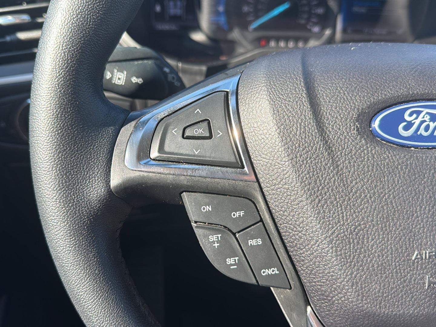 Used 2024 Ford Edge SEL AWD/4WD image 18