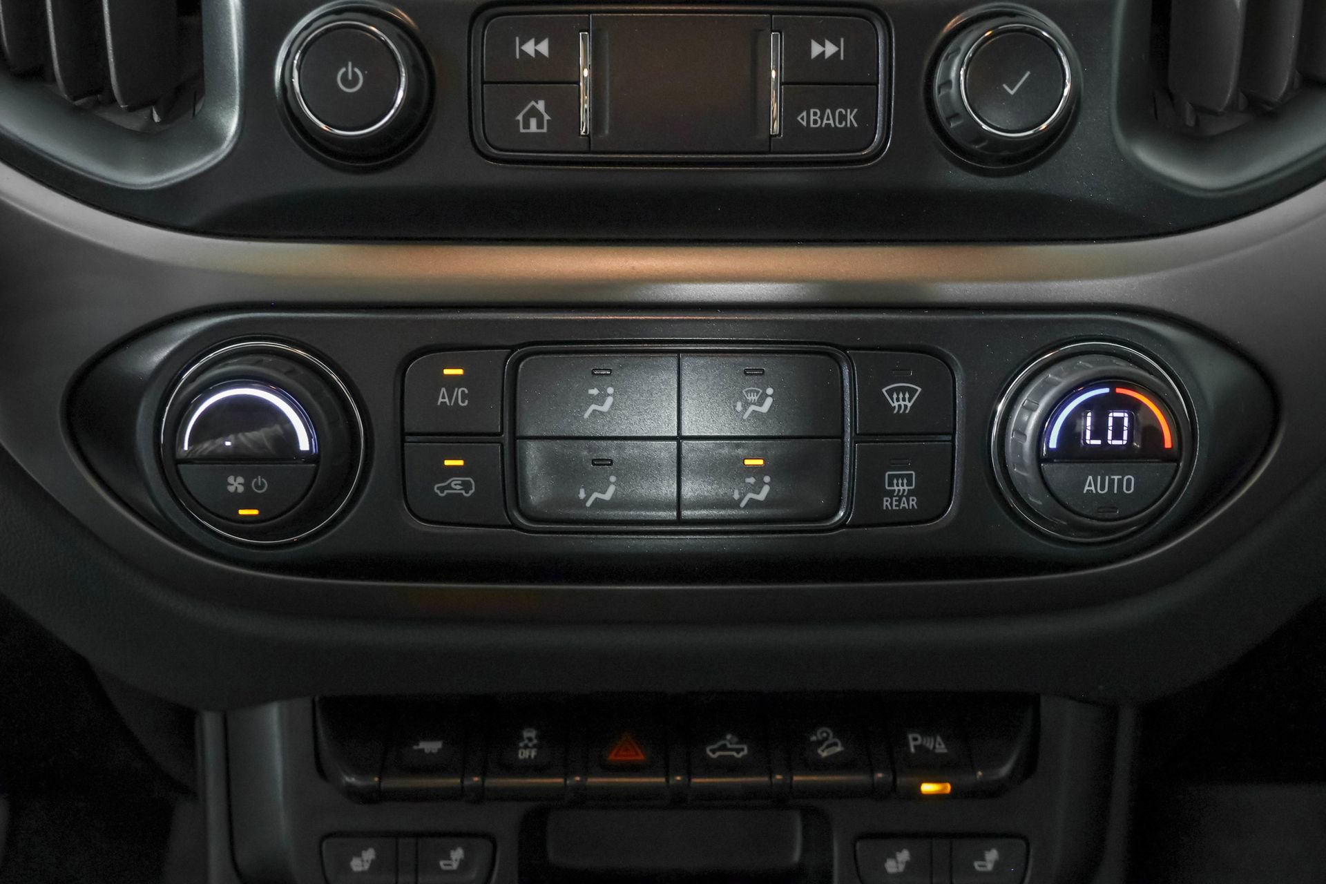 Used 2019 Chevrolet Colorado Z71 w/ Z71 Midnight Edition AWD/4WD image 32