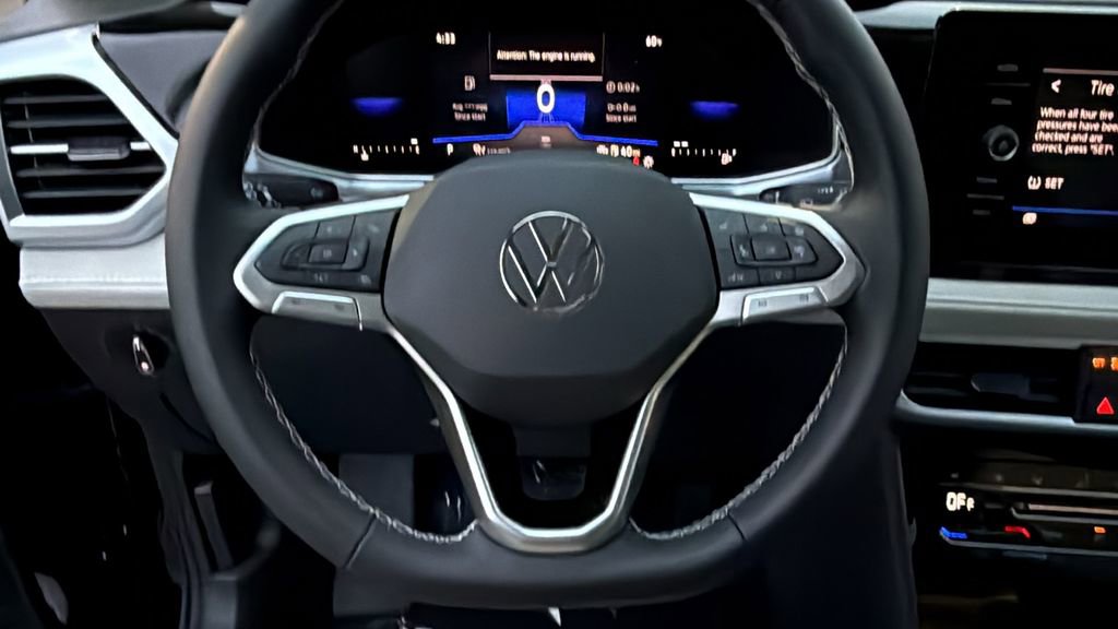 New 2026 Volkswagen Taos SE image 19