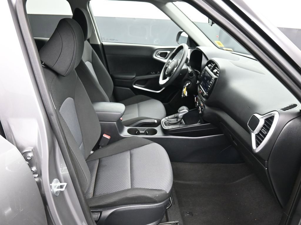 Certified 2022 Kia Soul LX w/ Technology Package image 23