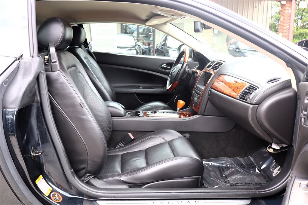 Used 2007 Jaguar XK Coupe RWD image 17