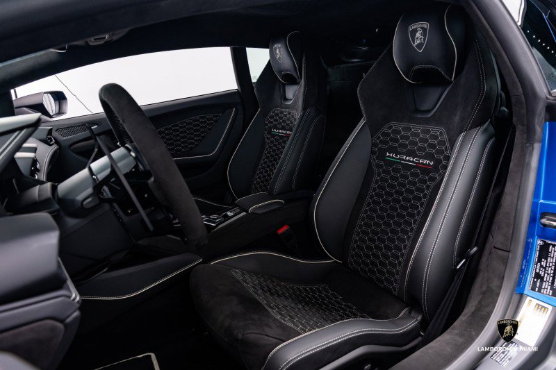 Used 2024 Lamborghini Huracan Sterrato image 33