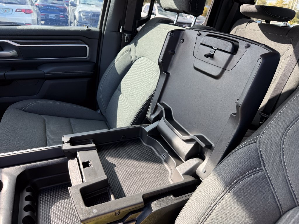 Used 2024 RAM 1500 Big Horn AWD/4WD image 30