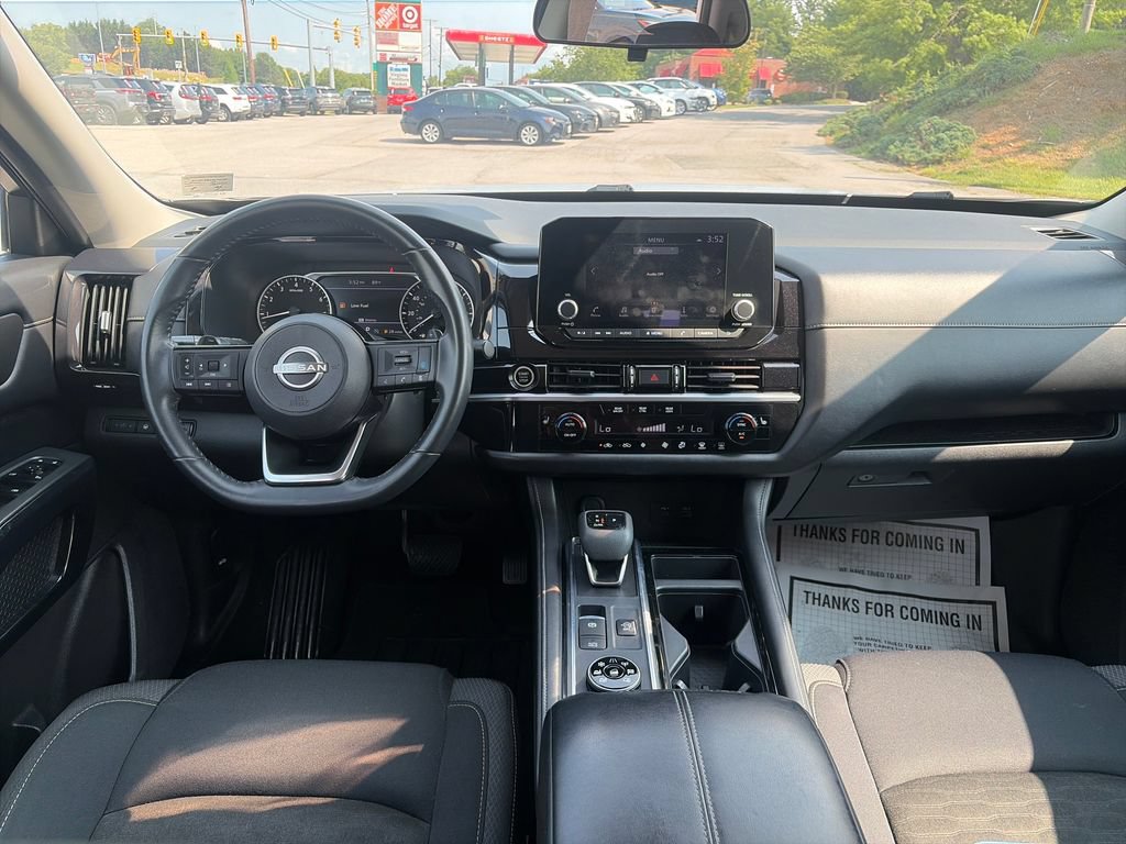 Used 2023 Nissan Pathfinder SV AWD/4WD image 25
