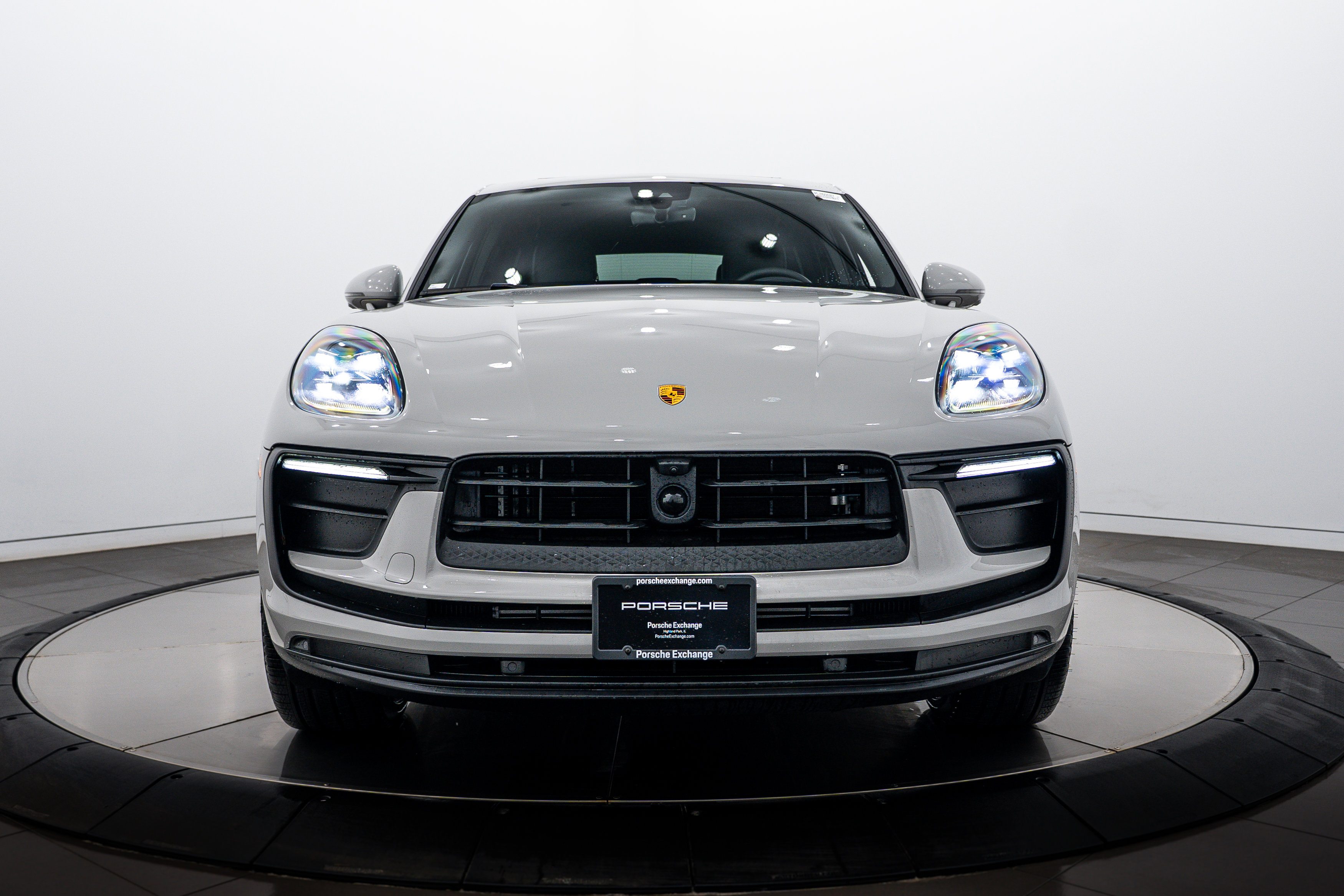 Certified 2026 Porsche Macan image 10