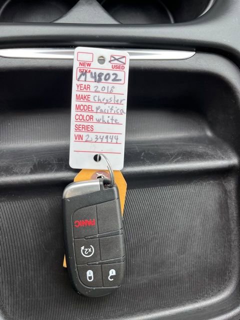 Used 2018 Chrysler Pacifica Touring-L w/ Premium Audio Group image 51