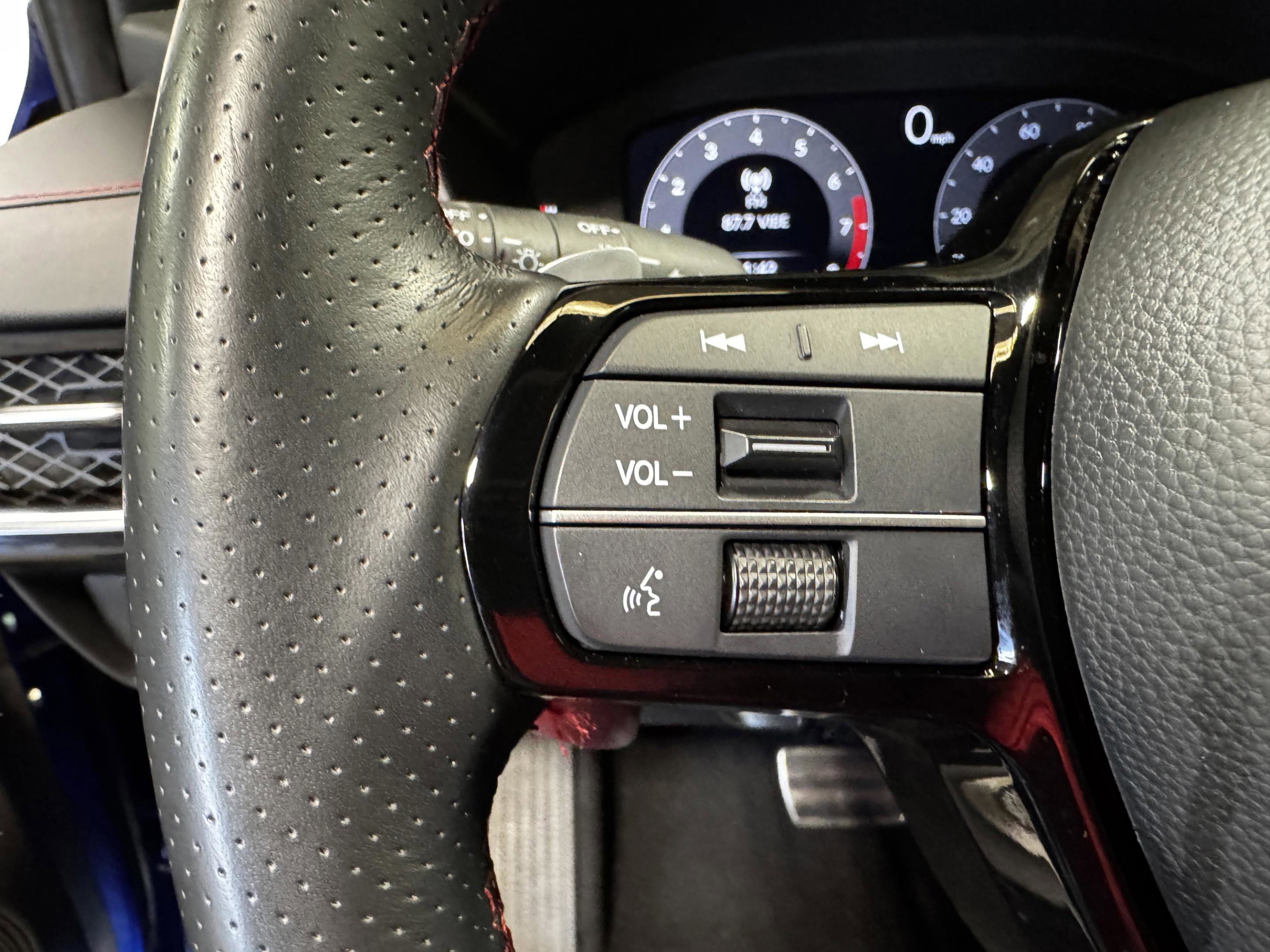 Certified 2025 Acura ADX A-Spec image 17