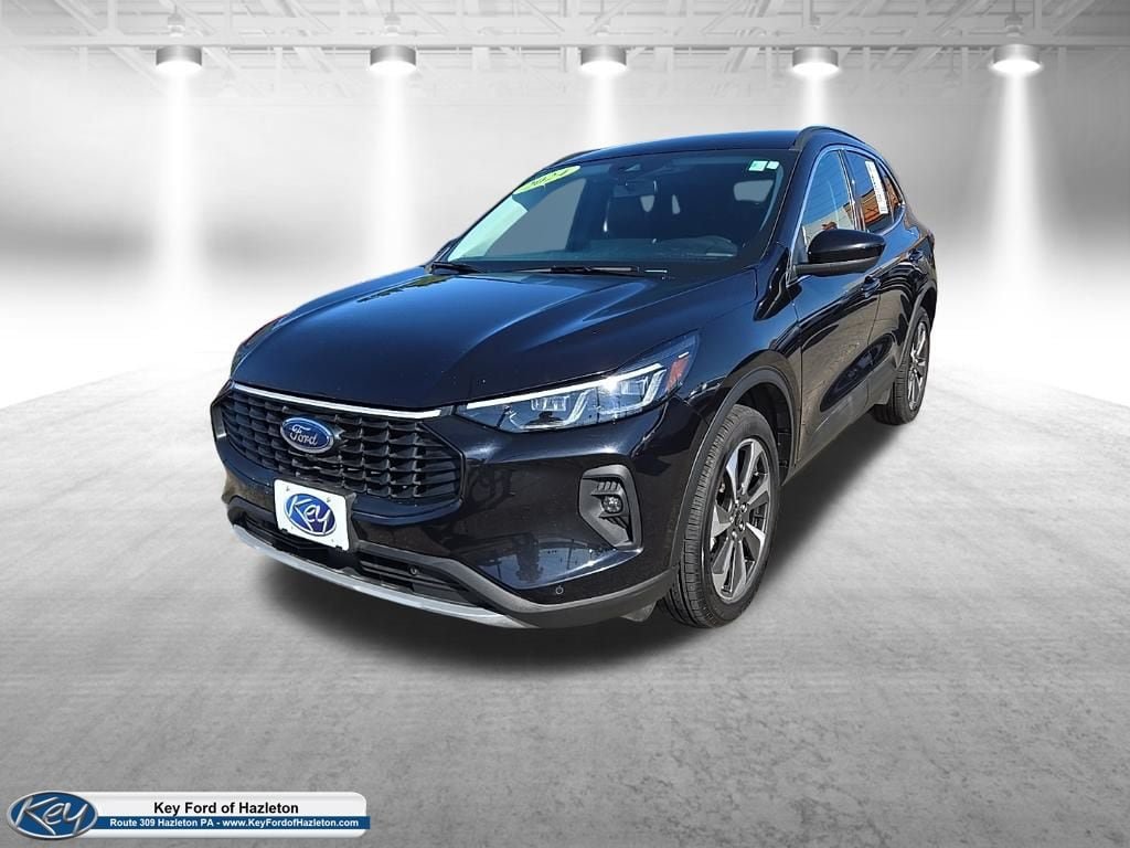 Used 2024 Ford Escape Platinum AWD/4WD image 3