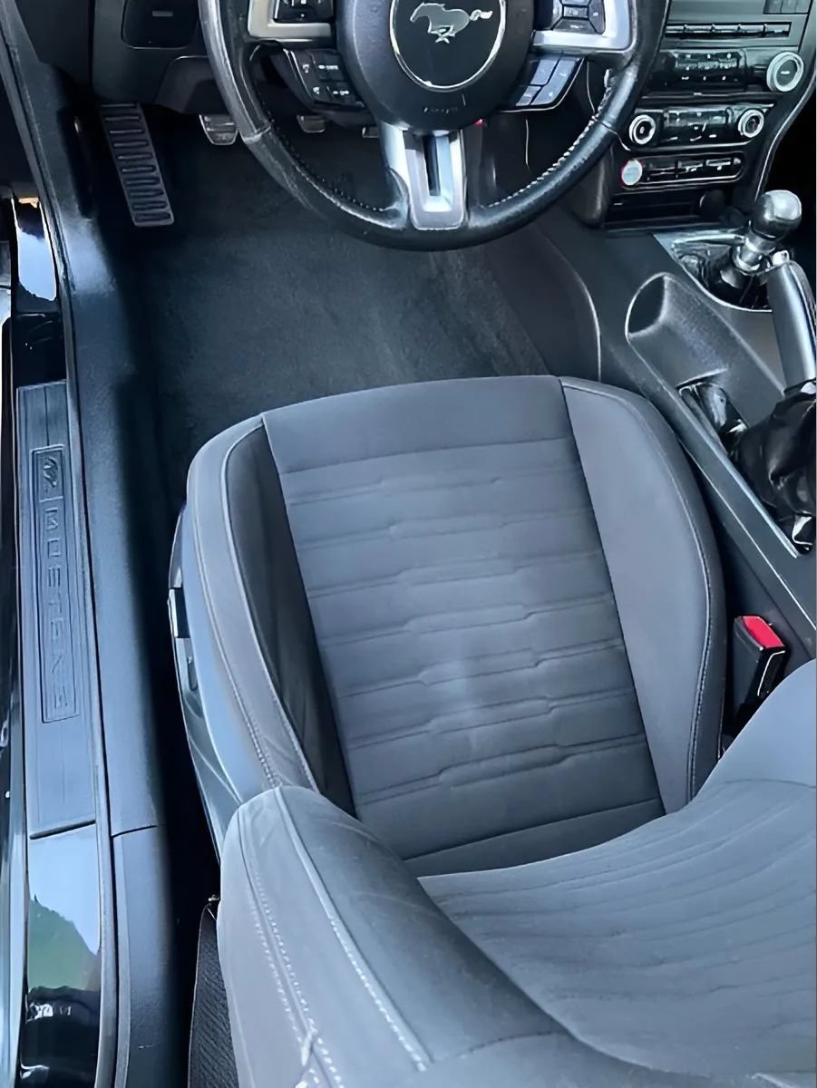 Used 2016 Ford Mustang Coupe RWD image 11