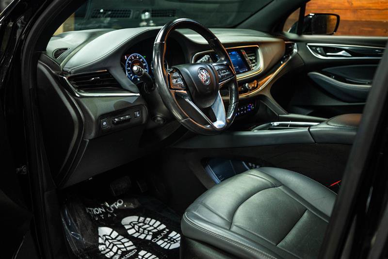 Used 2024 Buick Enclave Premium image 9