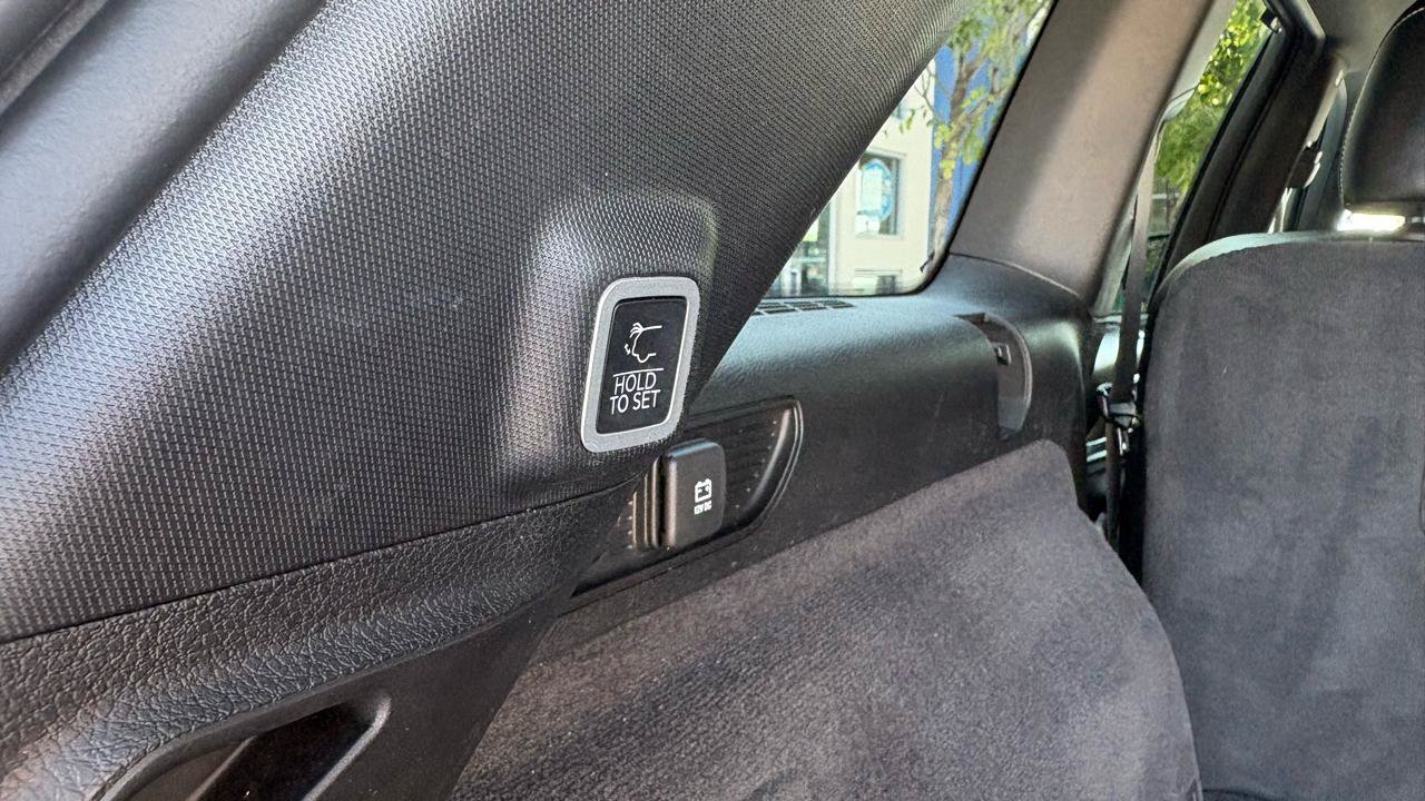 Used 2022 Jeep Grand Cherokee Overland w/ Advanced Protech Group III AWD/4WD image 12