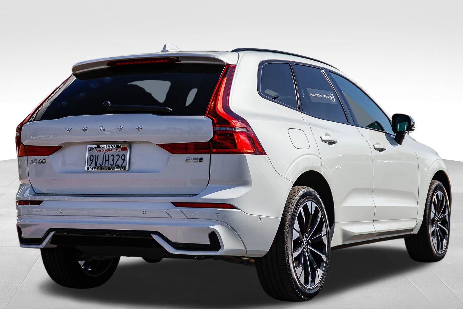 Certified 2026 Volvo XC60 B5 Plus w/ Climate Package PRO AWD/4WD image 8