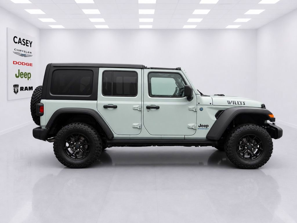 Used 2024 Jeep Wrangler Unlimited AWD/4WD image 2