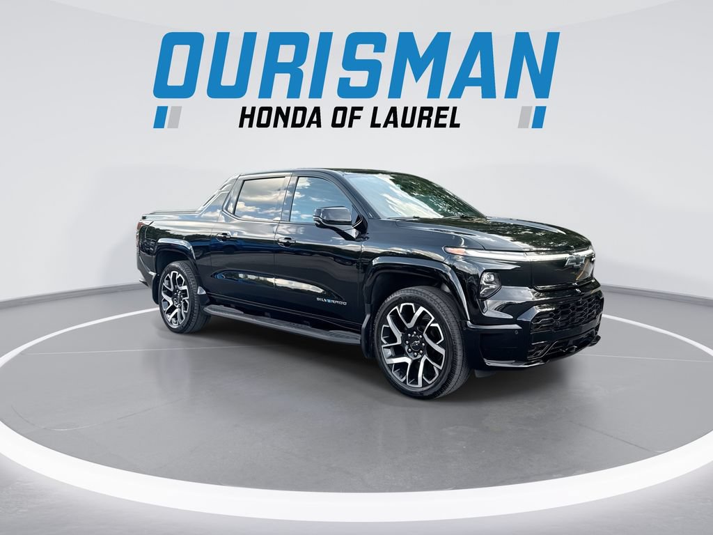 Used 2024 Chevrolet Silverado EV RST AWD/4WD image 2
