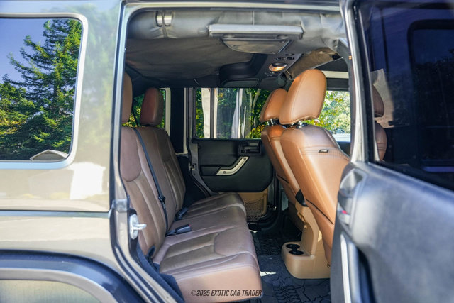 Used 2016 Jeep Wrangler Unlimited Rubicon w/ Connectivity Group image 21