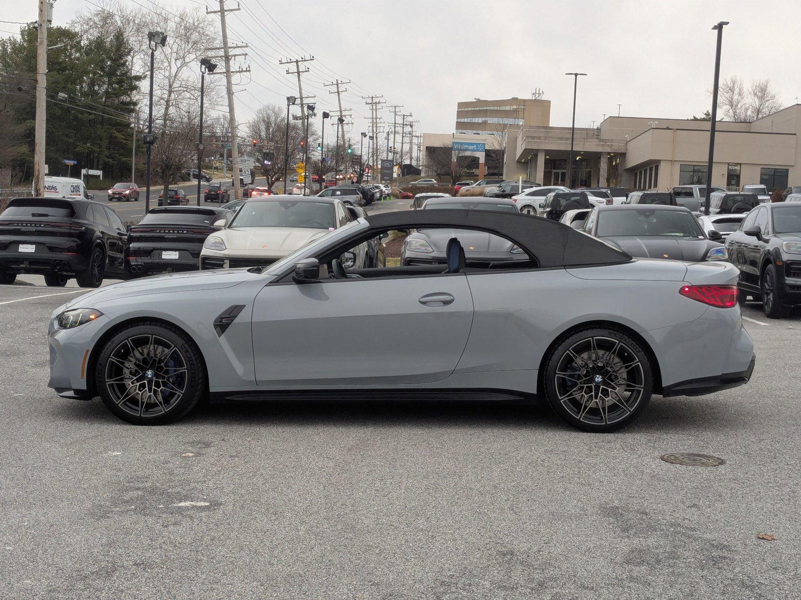 Used 2025 BMW M4 xDrive Competition w/ Executive Package image 2