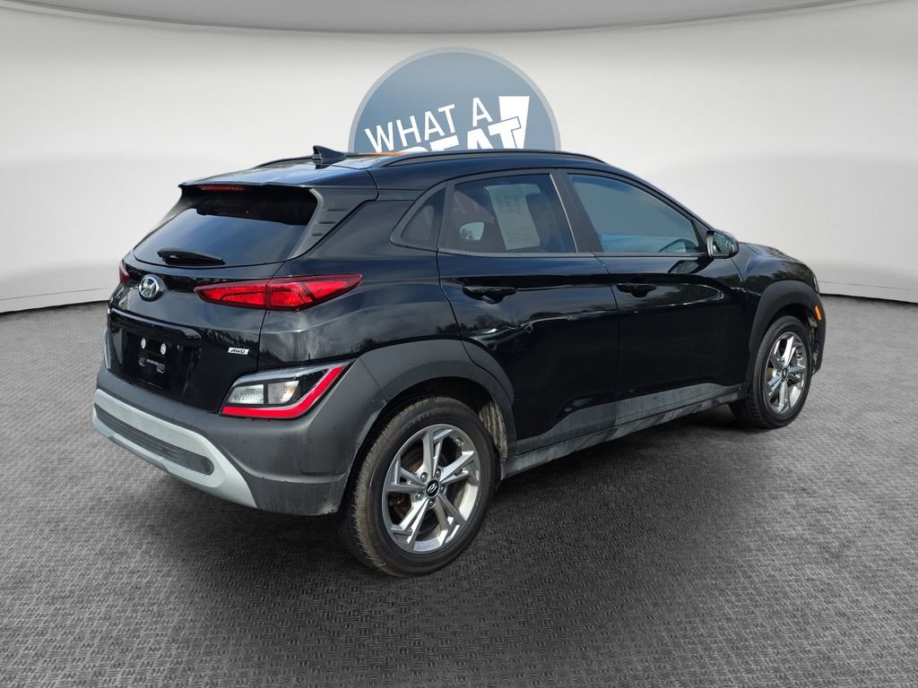 Used 2023 Hyundai Kona SEL AWD/4WD image 3
