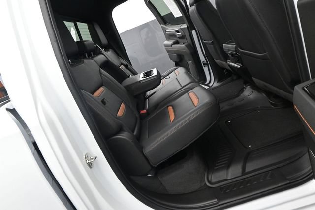 Used 2025 GMC Sierra 1500 AT4 w/ AT4 Premium Package AWD/4WD image 17