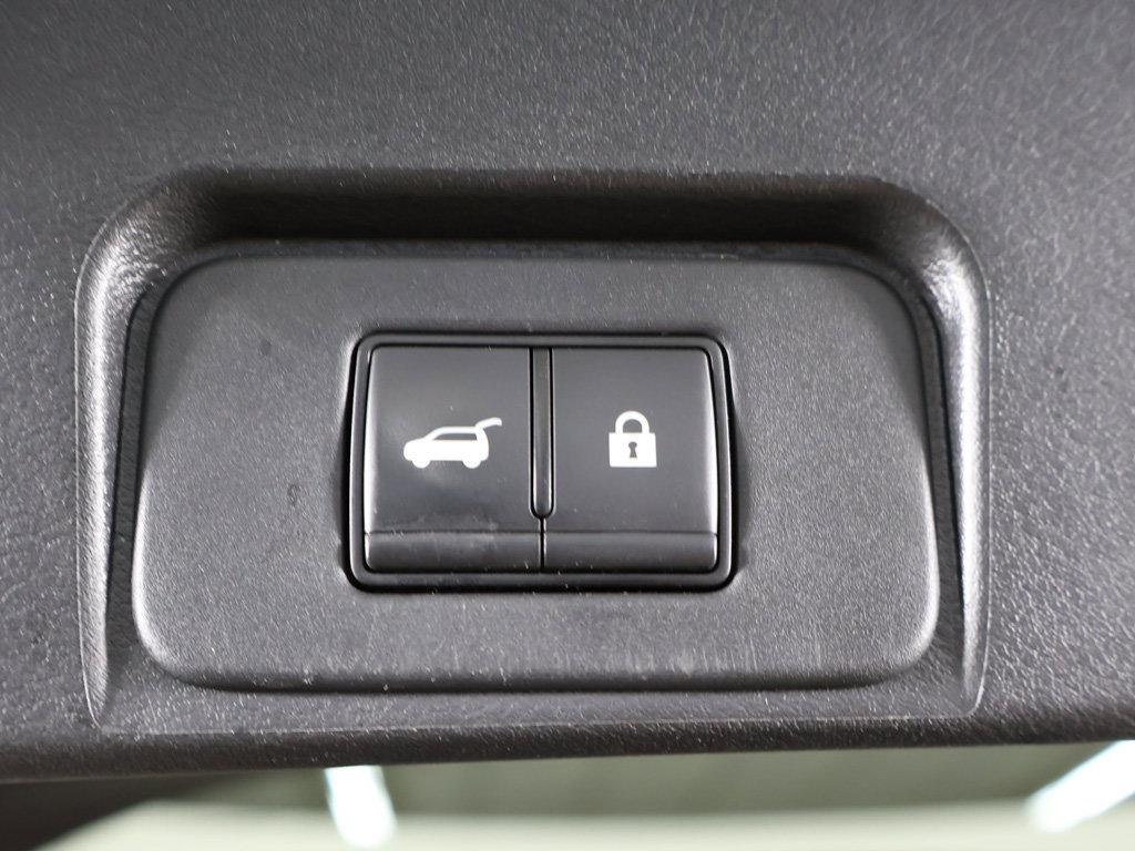 Used 2024 Nissan Rogue SV AWD/4WD image 18