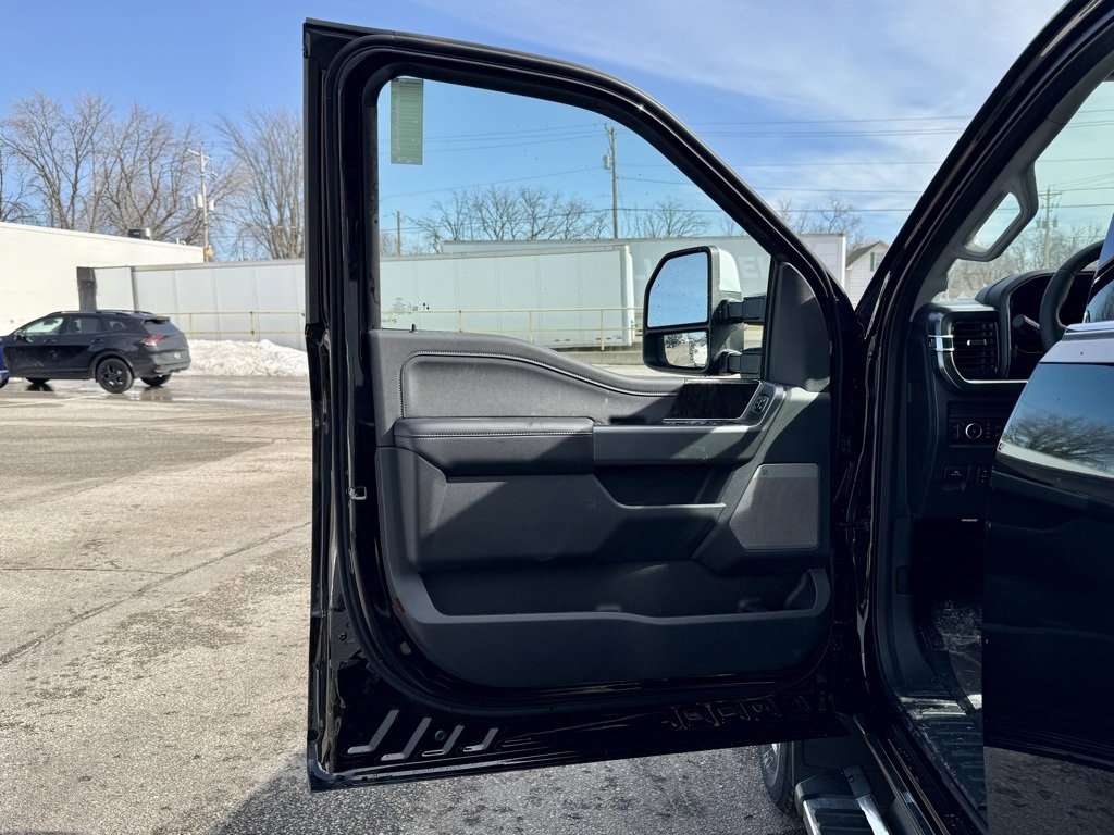New 2025 Ford F250 Lariat w/ Chrome Package image 9