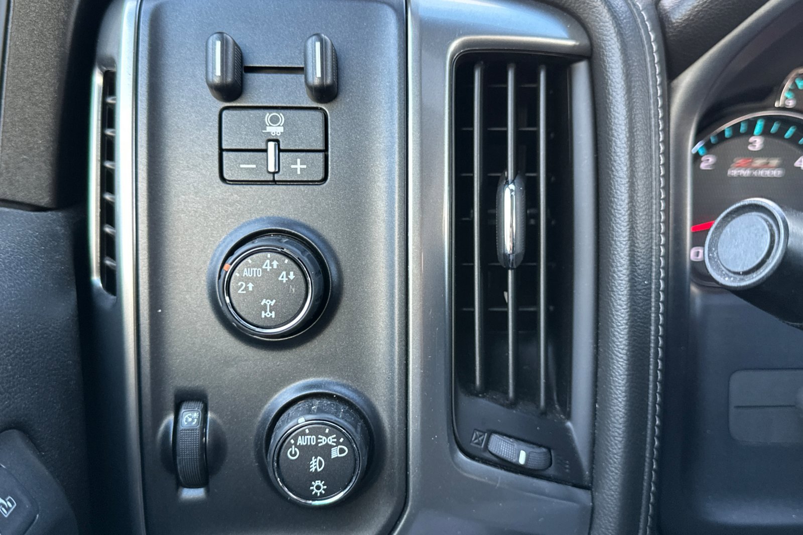 Used 2016 Chevrolet Silverado 1500 LTZ Z71 w/ LTZ Plus Package image 39