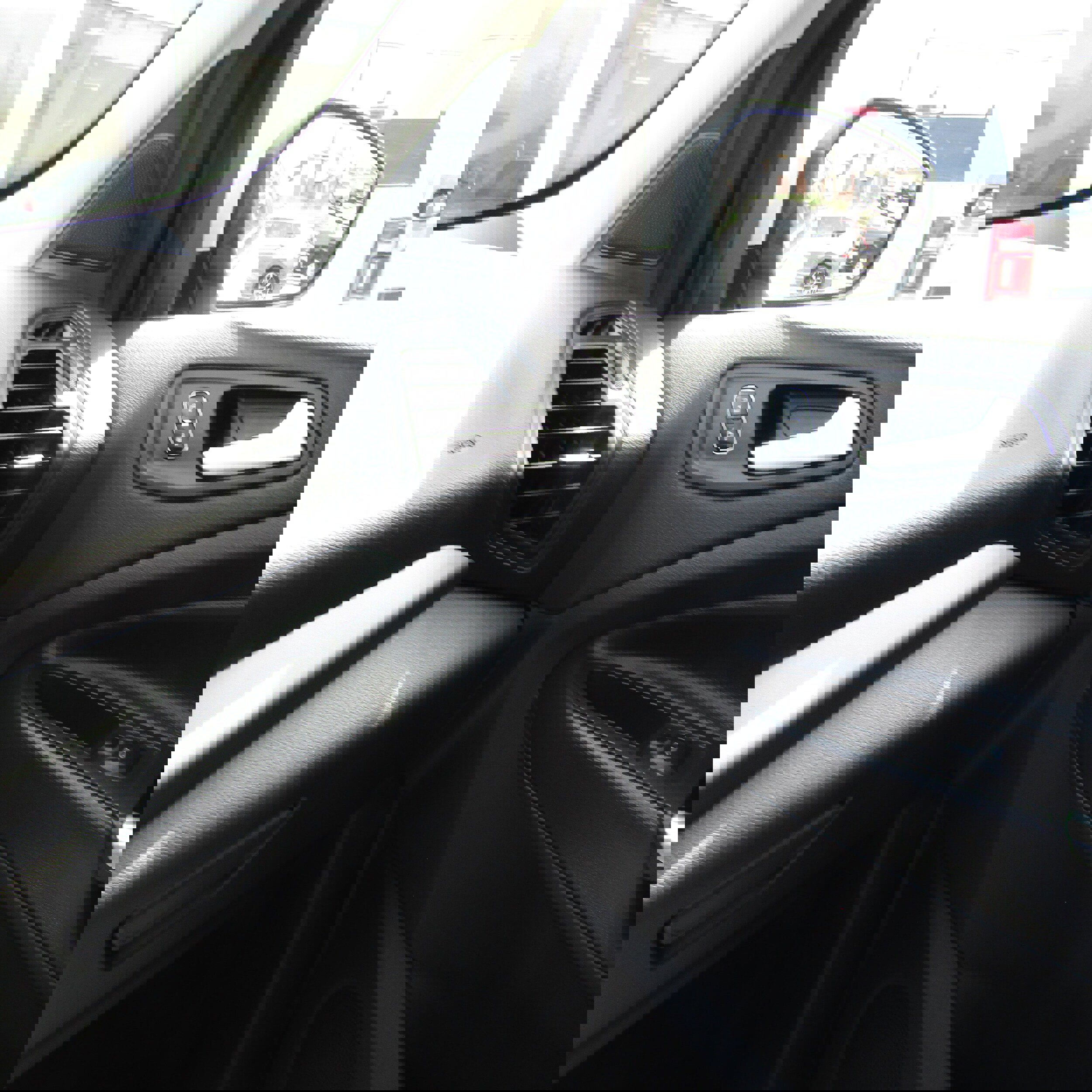 Used 2019 Ford Escape SE image 23