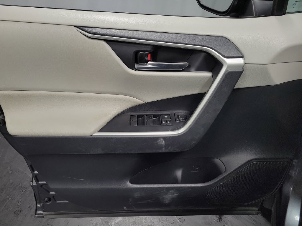 Used 2019 Toyota RAV4 XLE w/ Convenience Package AWD/4WD image 22
