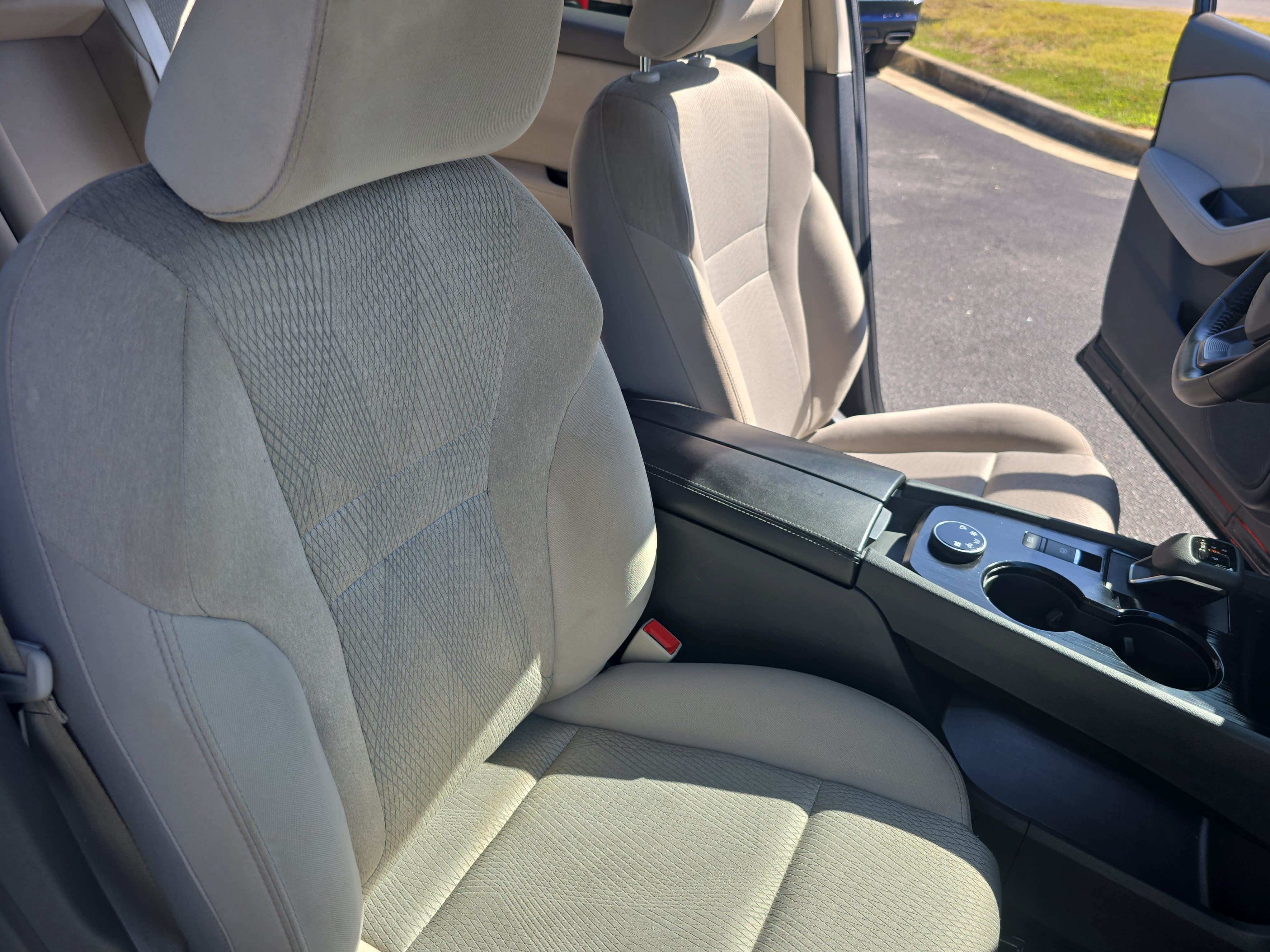 Used 2025 Nissan Rogue SV AWD/4WD image 10