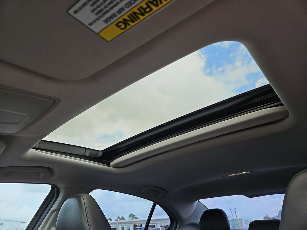 Used 2015 Acura TLX w/ Technology Package image 19