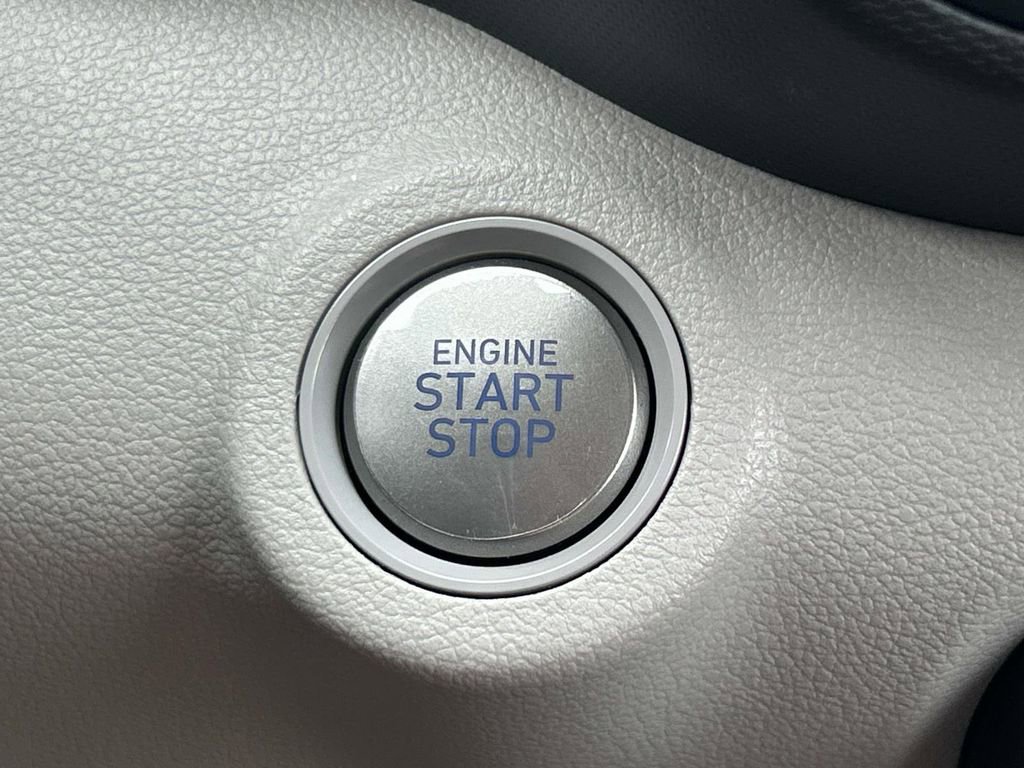 New 2026 Hyundai Venue SEL FWD image 25
