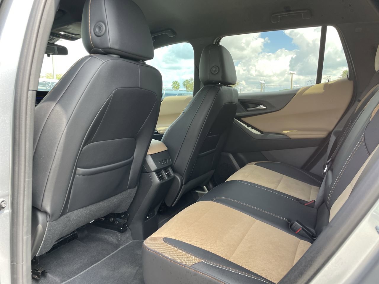 Used 2025 Chevrolet Equinox ACTIV w/ Convenience Package III AWD/4WD image 17