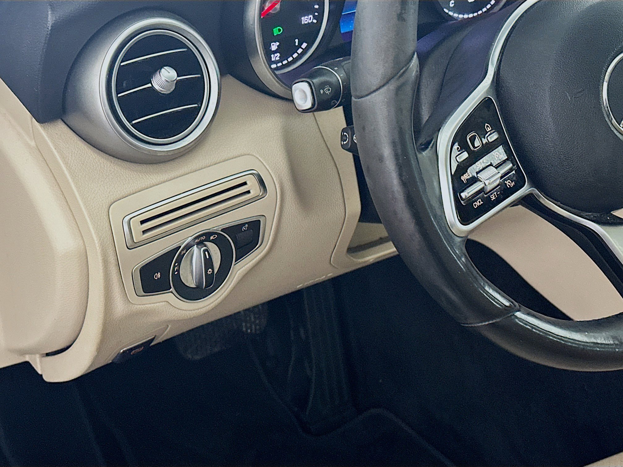 Used 2020 Mercedes-Benz C 300 4MATIC Sedan w/ Premium Package image 17
