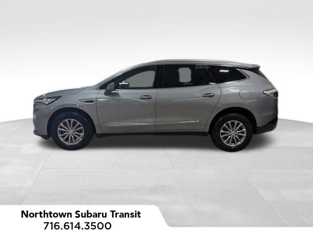 Used 2023 Buick Enclave Essence AWD/4WD image 2