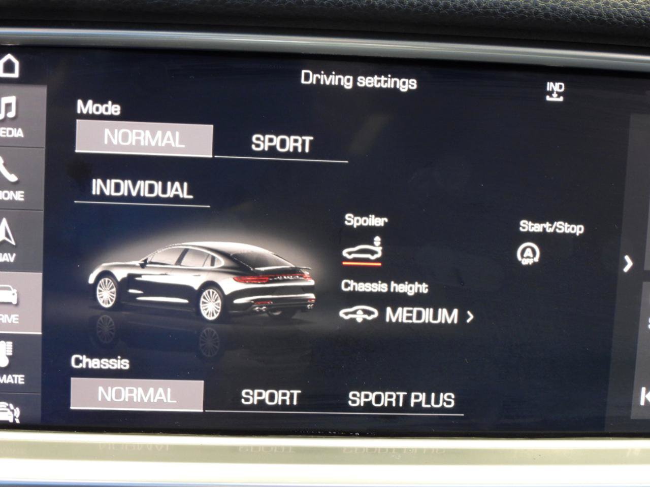 Used 2017 Porsche Panamera RWD image 81