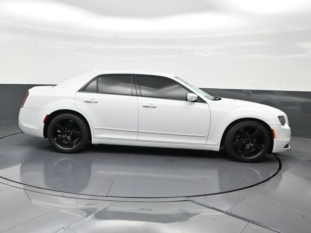 Used 2020 Chrysler 300 S RWD image 6
