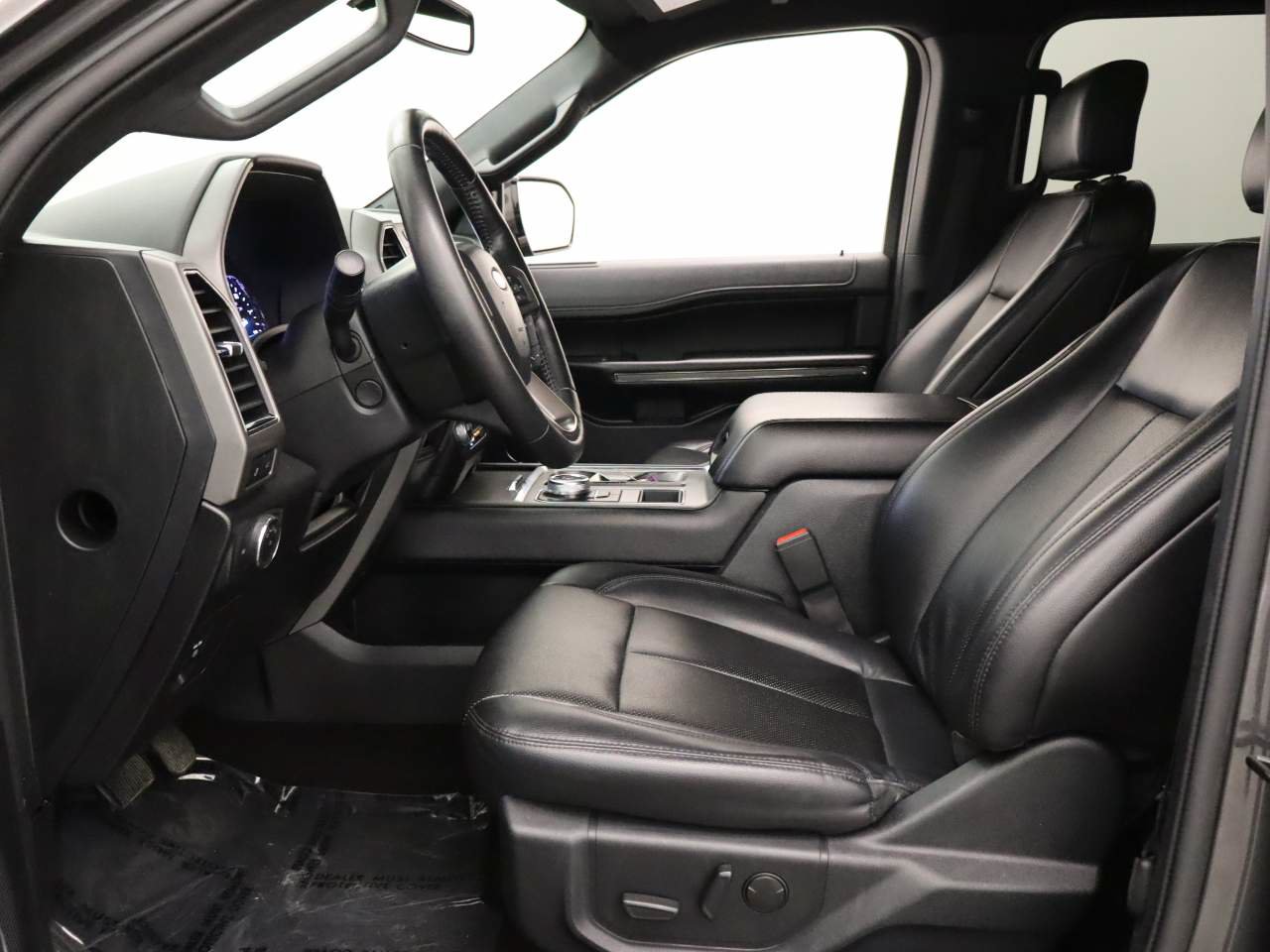 Used 2020 Ford Expedition XLT w/ Equipment Group 202A RWD image 17