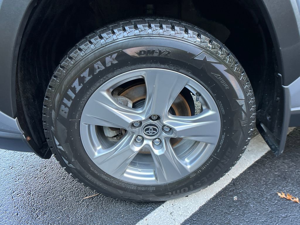 Used 2022 Toyota RAV4 LE image 23